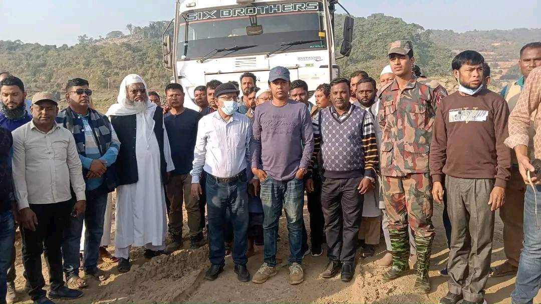 দশ মাস পর তাহিরপুরে চারাগাও শুল্ক ষ্টেশন দিয়ে কয়লা আমদানি শুরু