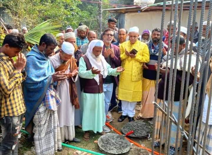 বালিজুরী নতুন মসজিদের নির্মাণ কাজের উদ্বোধন করেন চেয়ারম্যান আজাদ হোসেন