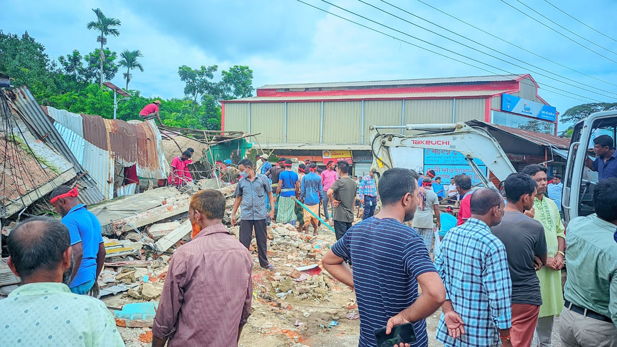 জলাবদ্ধতা নিরসনে সুনামগঞ্জ শহরের ৫ খাল উদ্ধার অভিযান শুরু