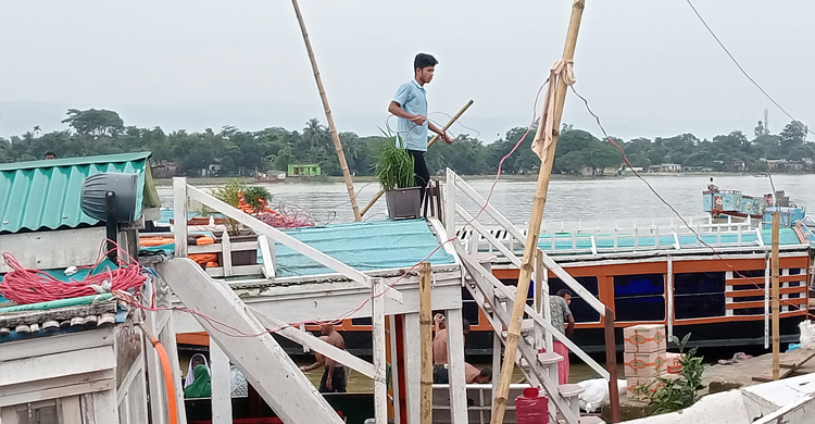 হাওরের হাউজবোটে বিদ্যুৎ চুরির মহোৎসব