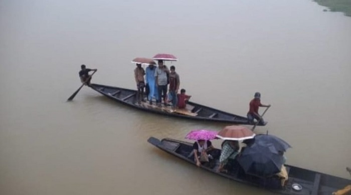 জগন্নাথপুরে ভাঙা সেতুতে দুর্ভোগের সঙ্গে বেড়েছে ভাড়াও