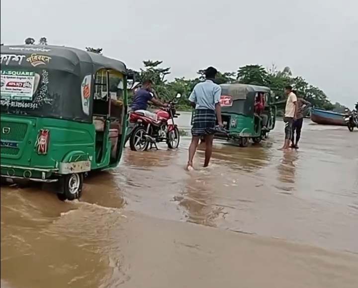 তাহিরপুরে পাহাড়ি  ঢলের পানিতে সড়ক যোগাযোগ বিচ্ছিন্ন