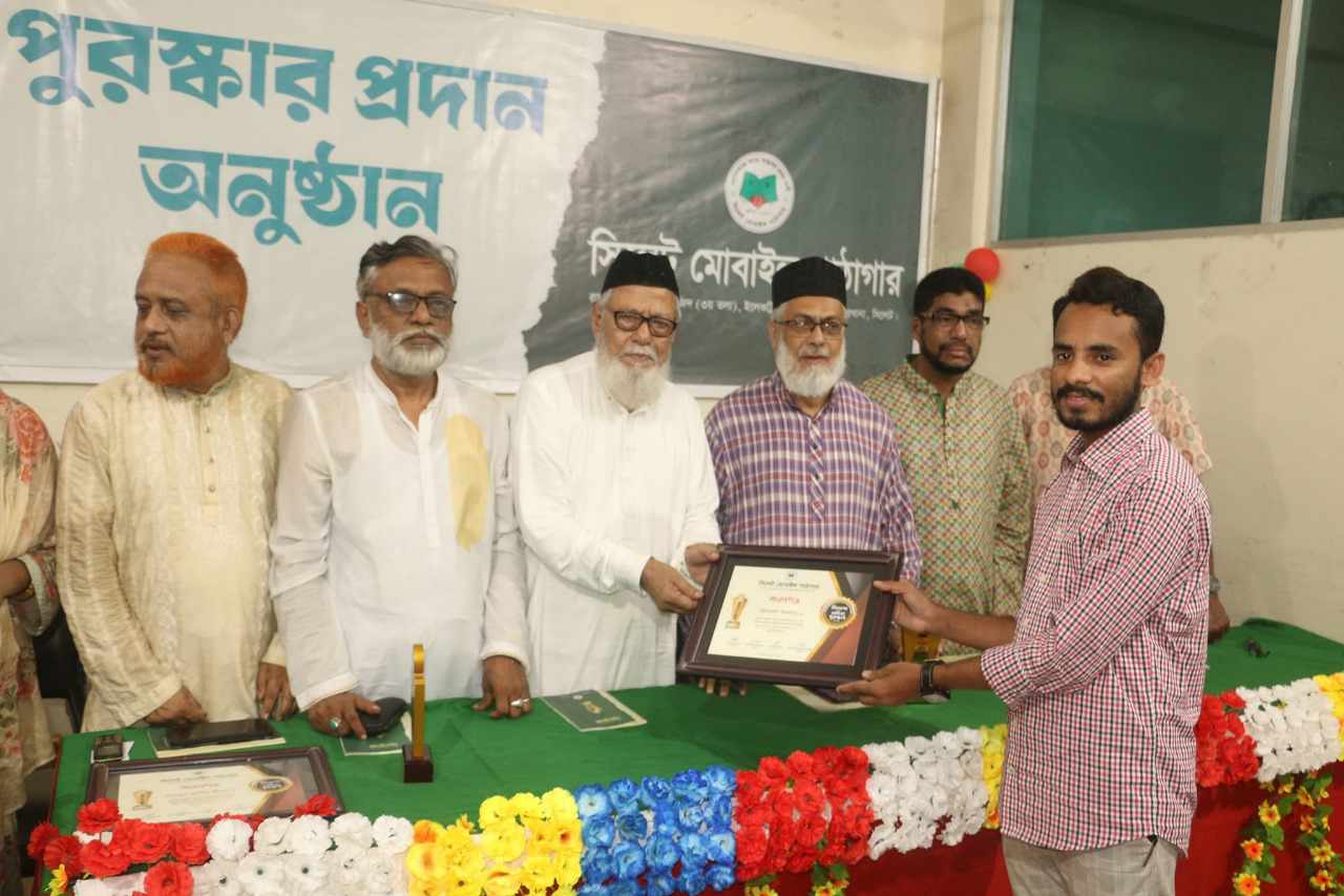 সিমোপা সাহিত্য পুরষ্কার পেলেন গল্পকার জেনারুল ইসলাম