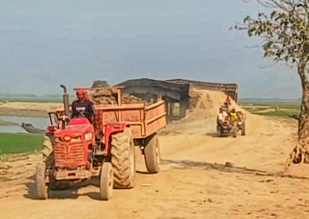 ধর্মপাশায় অবৈধ লরি ও ইঞ্জিন চালিত হ্যান্ডট্রলির দাপটে অতিষ্ঠ জনজীবন,প্রশাসন নীরব