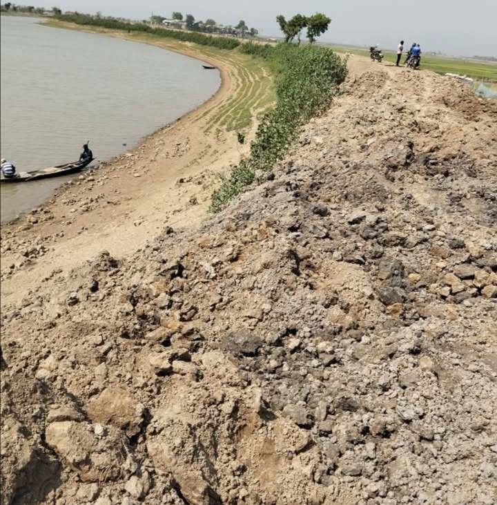 তাহিরপুরে হাওর রক্ষা বাঁধের মাটির কাজ শেষ না হওয়ায় হতাশা প্রকাশ পরিচালনা পরিষদ সদস্যের