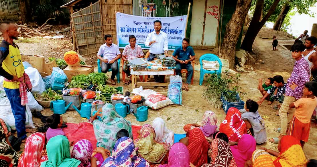 ধর্মপাশায় শাকসবজি বীজ ও কৃষি উপকরণ বিতরণ