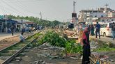 ছাতকের গোবিন্দগঞ্জ পয়েন্ট ও আশপাশ এলাকায় রেলওেয়ের অভিযানে শতাধিক স্থাপনা উচ্ছেদ