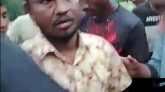 মদের বোতল কুমরে নিয়ে জনতার হাতে অবরুদ্ধ জামাল মিয়া