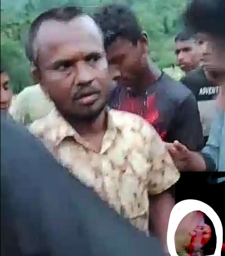 মদের বোতল কুমরে নিয়ে জনতার হাতে অবরুদ্ধ জামাল মিয়া