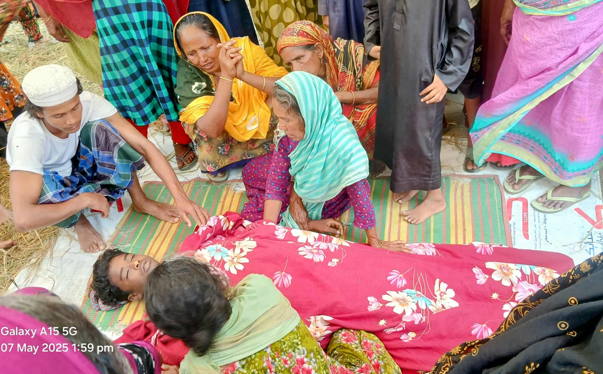 গাছ থেকে নিচে পড়ে প্রাণ গেল শিশুর