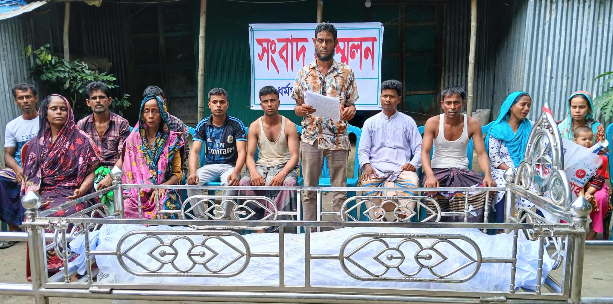 প্রেমিকার বাড়ির বারান্দায় ঝুলে যুবকের আত্মহত্যা, পরিবারের দাবি হত্যা
