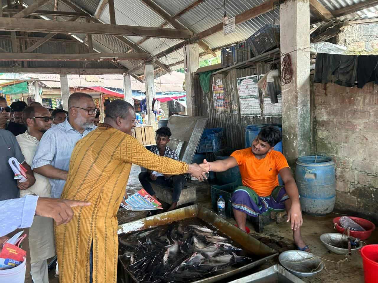 জনগনের ভালোবাসায় সিক্ত এমপি প্রার্থী এড. নূরুল ইসলাম নূরুল