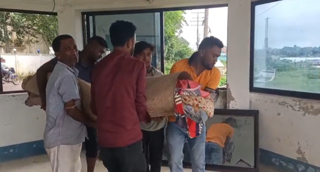 চিরকুট লিখে থাইগ্লাস ব্যবসায়ীর আত্মহত্যা