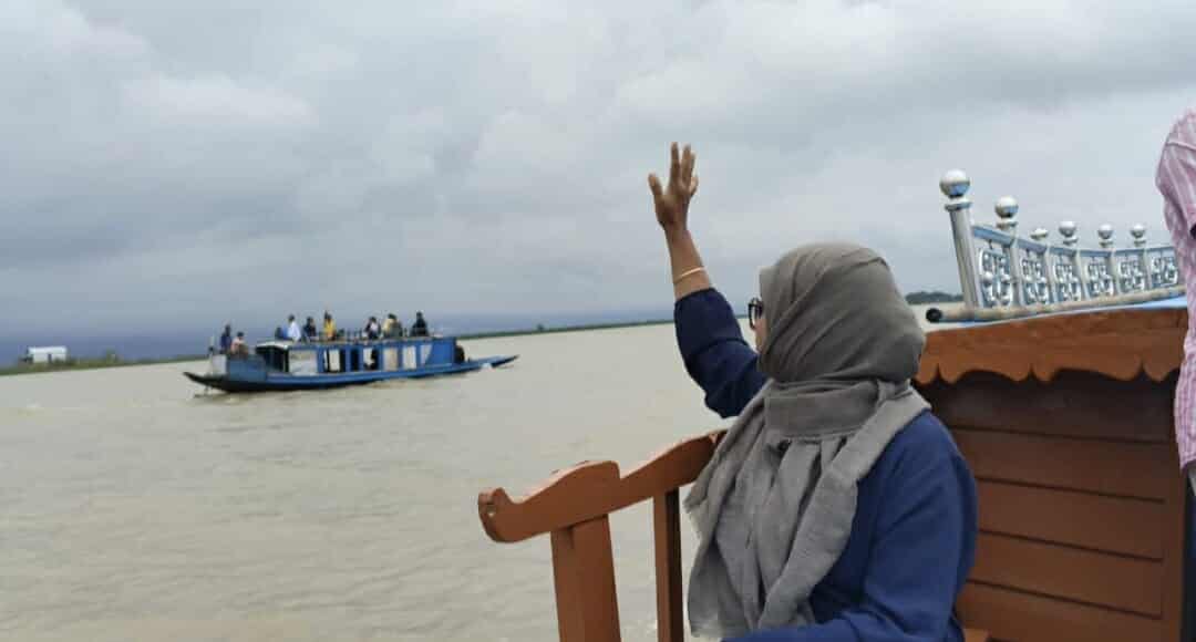 শারদীয় দুর্গা পুজার শুভেচ্ছা জানালেন এমপি প্রার্থী সালমা নজির