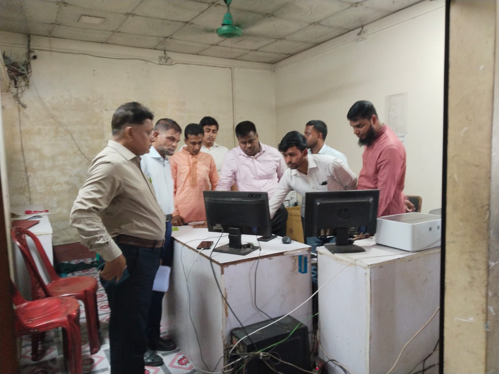 ধর্মপাশায় ব্যক্তিগত কম্পিউটারে ভূমি অফিসের নথি,থানায় ভূমি কর্মকর্তার মামলা