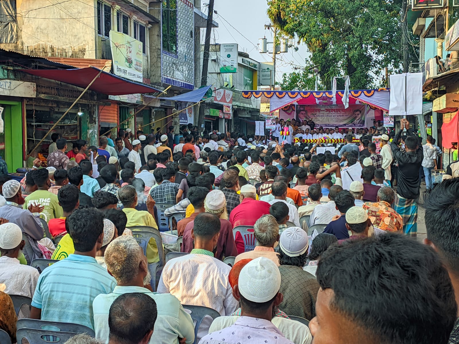 ৩১ দফা ও জনসম্পৃক্ততা বৃদ্ধিতে জনসমাবেশ “যতদিন বেঁচে থাকব, আপনাদের পাশে থেকে কাজ করে যাব” — ব্যারিস্টার হামিদুল হক আফিন্দী লিটন