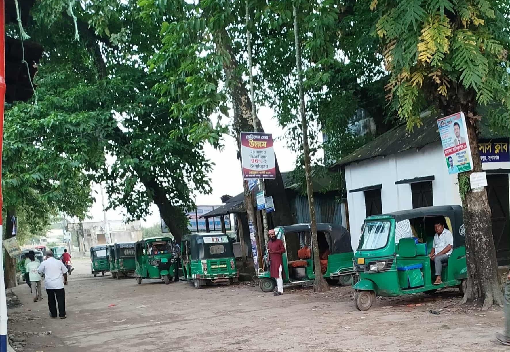 প্রশাসনের বৃদ্ধাঙ্গুলি দেখিয়ে ফের তাহিরপুর-সুনামগঞ্জ রুটে অতিরিক্ত সিএনজি ভাড়া আদায়: জনদুর্ভোগ চরমে!