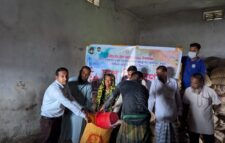 সাচনা বাজার ইউনিয়নে ভিজিএফ”র চাল বিতরণ
